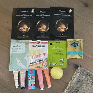 Golden Caviar Nourishing Mask - Black